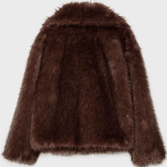 Stradivarius cropped faux fur jacket. Brown - Picture 3 of 7